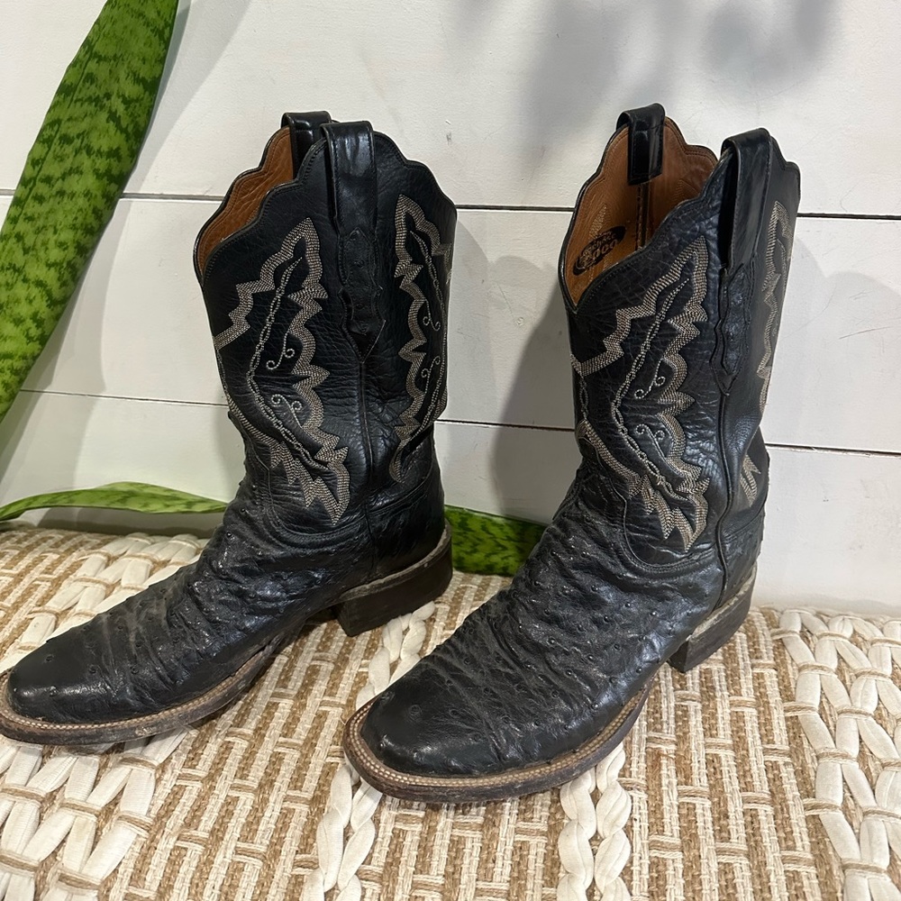 Women’s 8.5 Vintage Lucchese black ostrich skin boots.